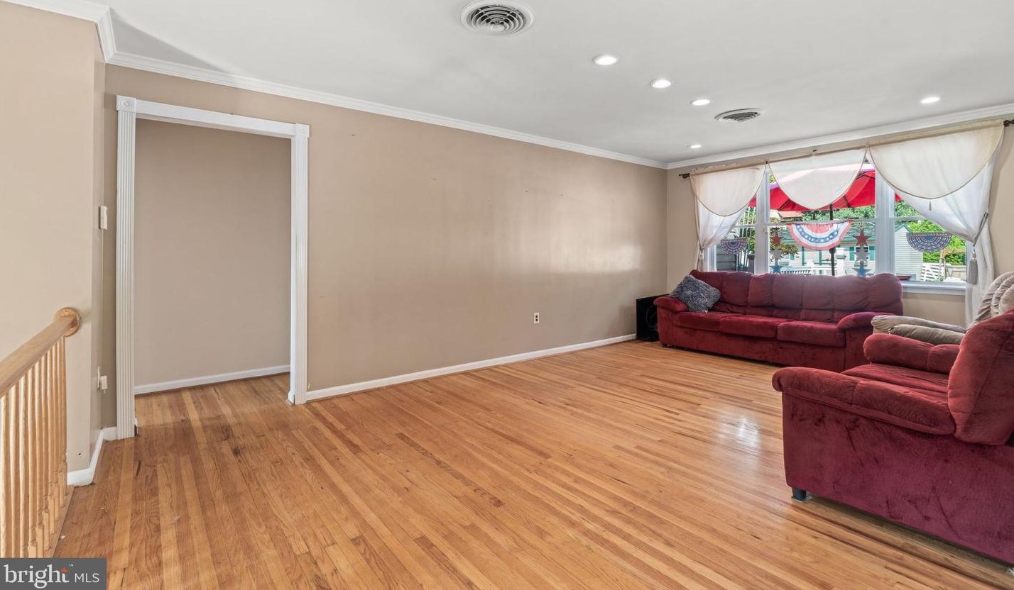 9016 Cargill Ln, Philadelphia PA 19115-4004 exterior