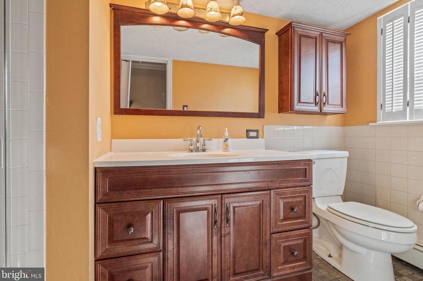 9016 Cargill Ln, Philadelphia PA 19115-4004 exterior