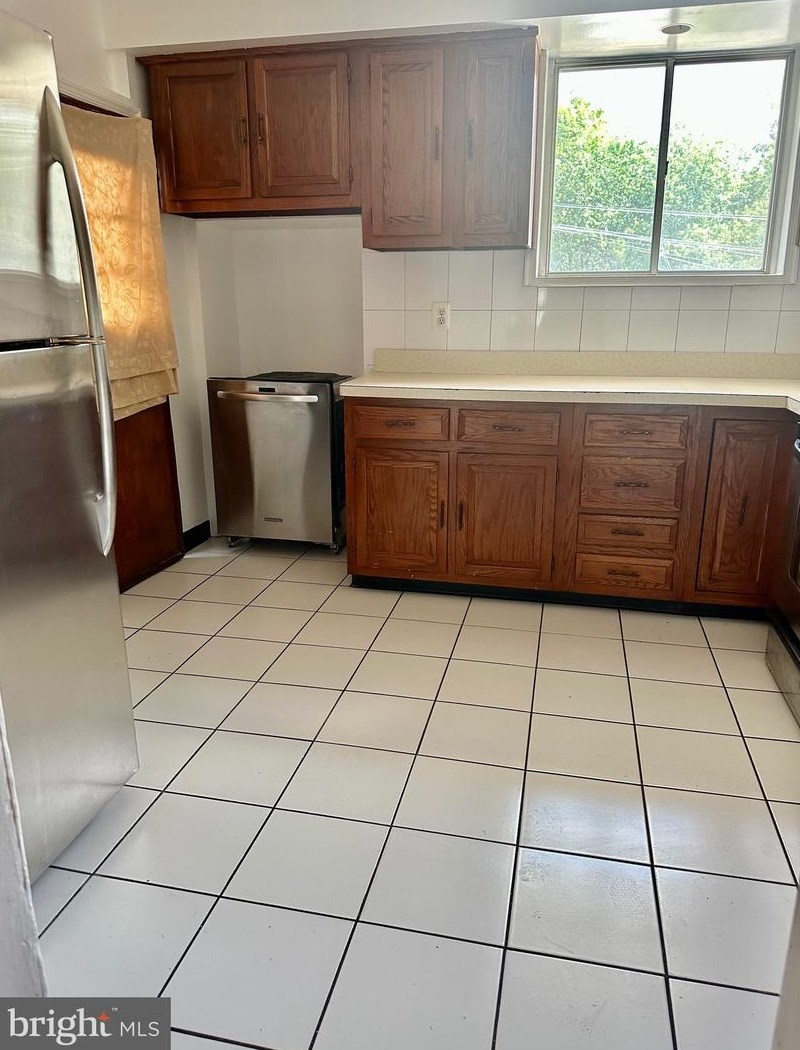 5263 Pennway St, Philadelphia PA 19124-3001 exterior