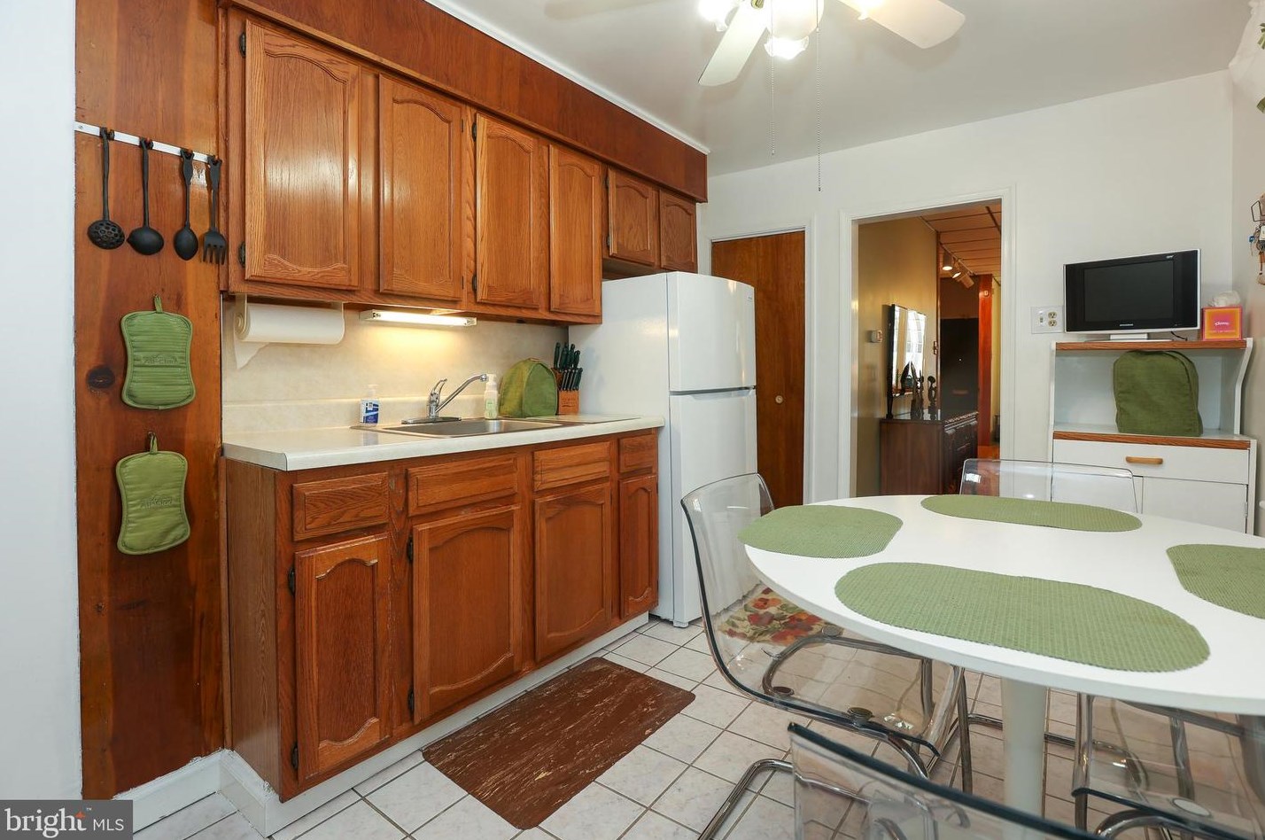 5715 Baynton St, Philadelphia PA 19144-1849 exterior