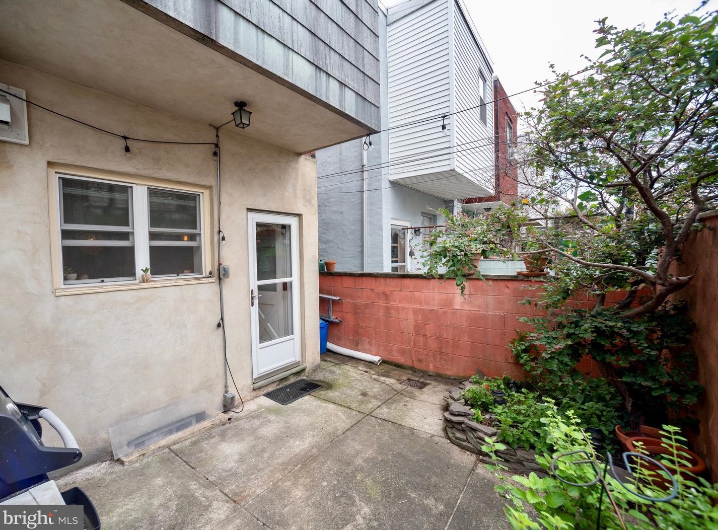 1115 Wolf St, Philadelphia PA 19148-3022 exterior