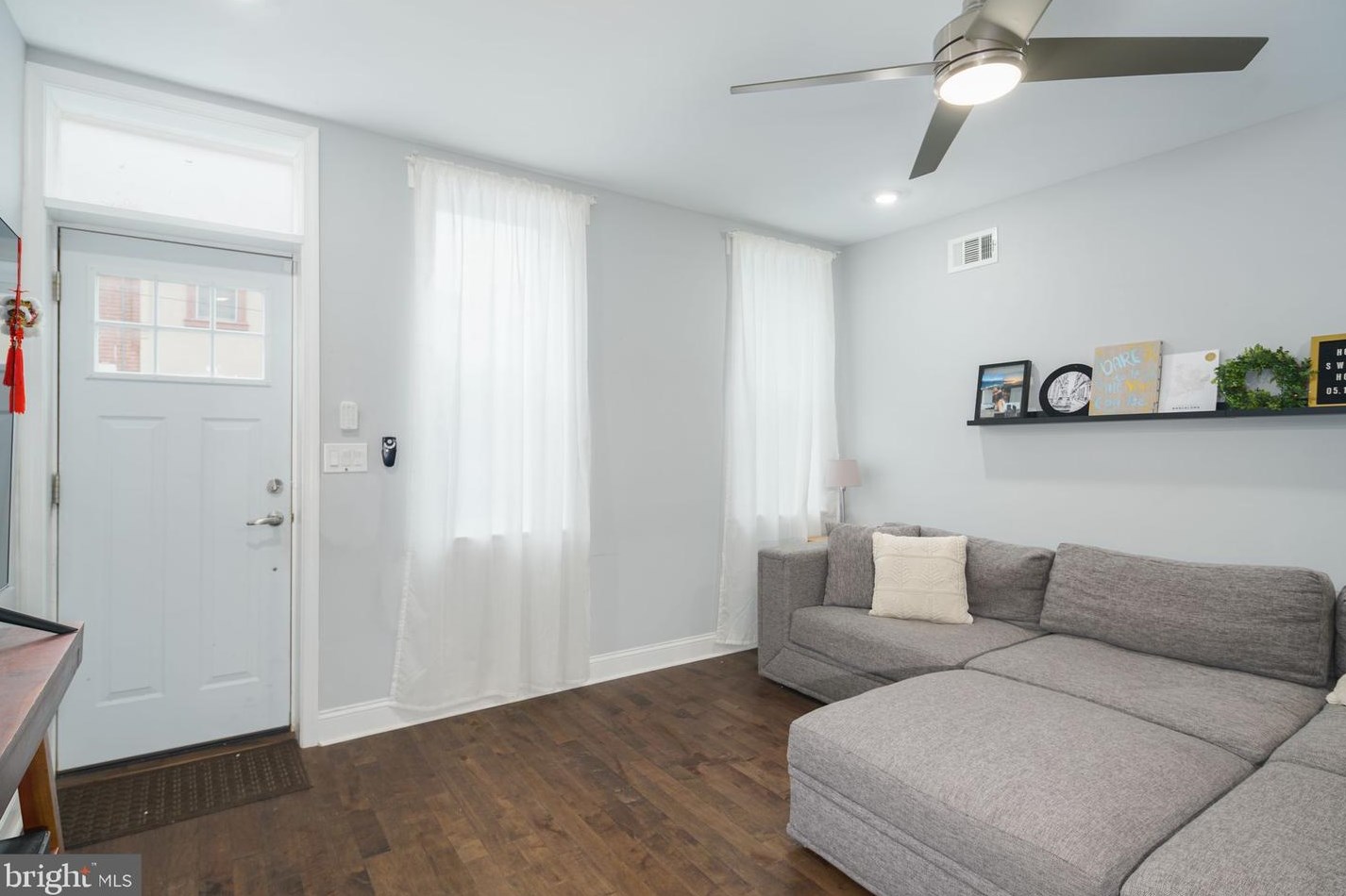 2145 Mountain St, Philadelphia PA  19145-1305 exterior