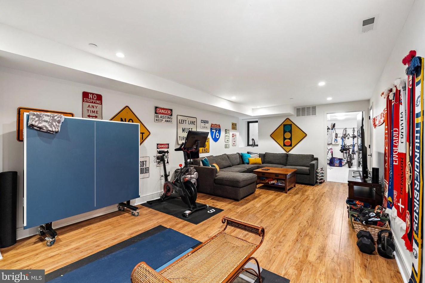 1714 Melon St, Philadelphia PA 19130-3303 exterior