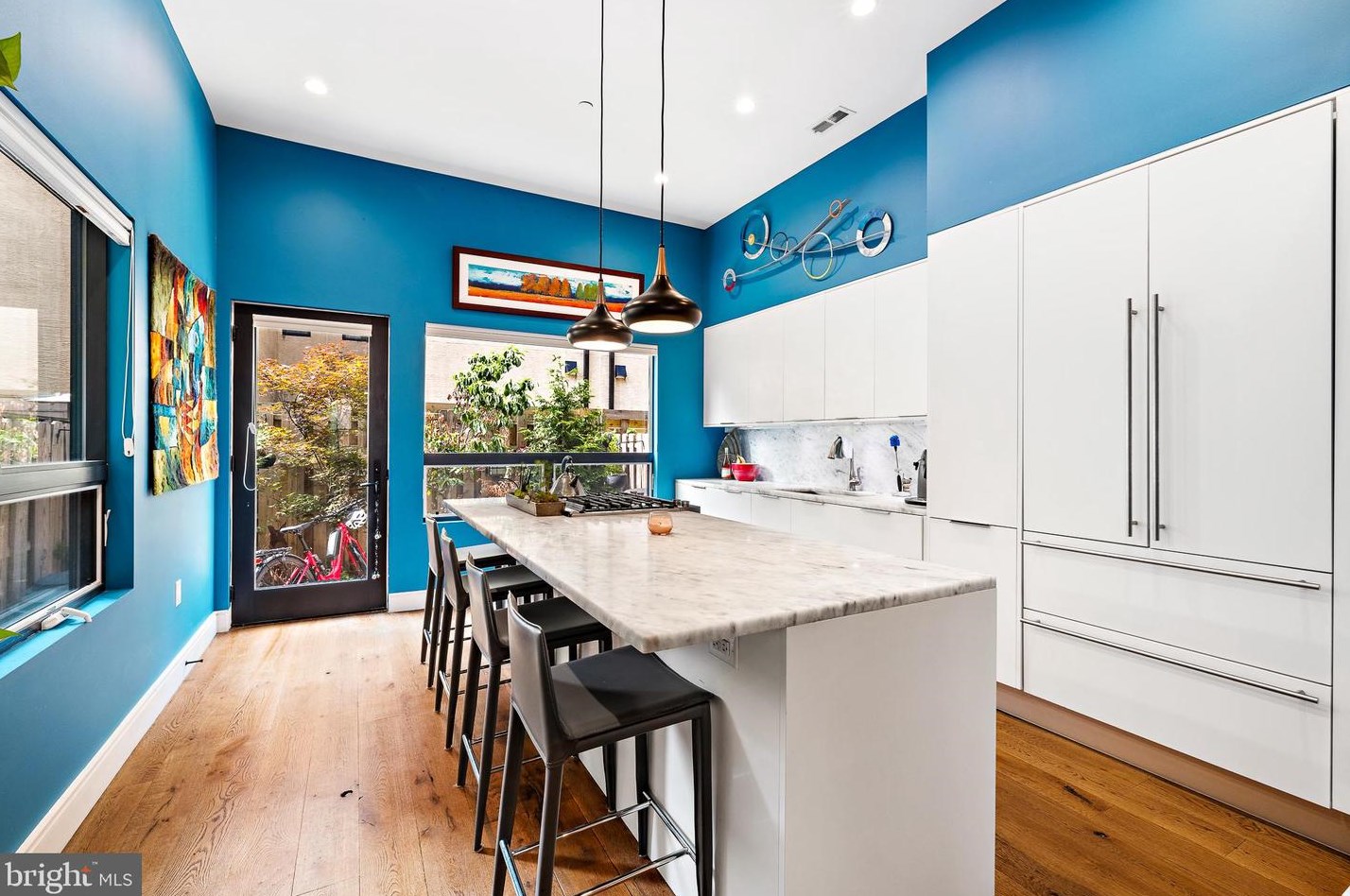 1714 Melon St, Philadelphia PA 19130-3303 exterior