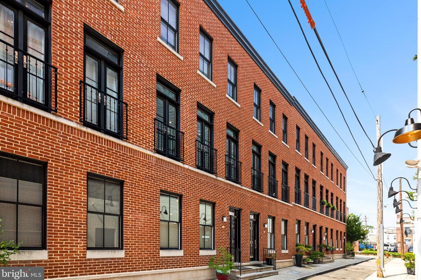 1714 Melon St, Philadelphia PA 19130-3303 exterior