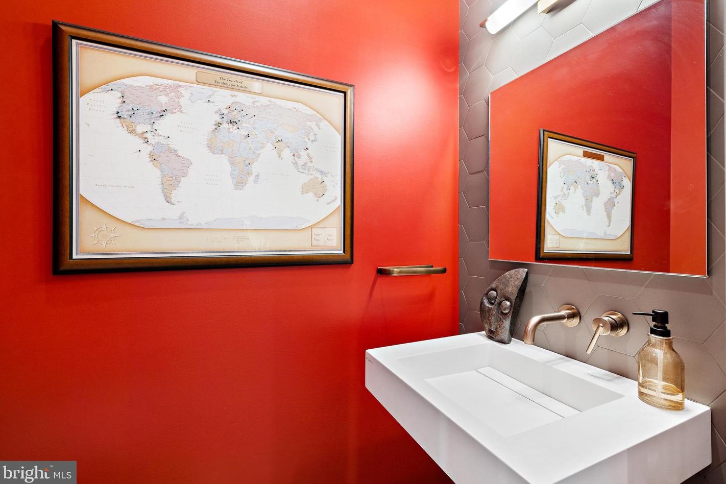 1714 Melon St, Philadelphia PA 19130-3303 exterior