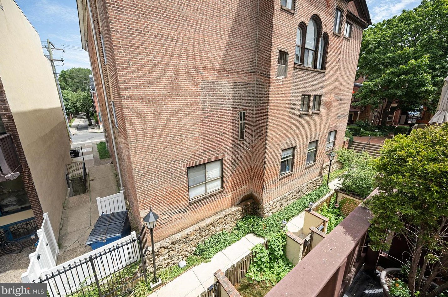 1123 Rodman St, Philadelphia PA 19146-1359 exterior