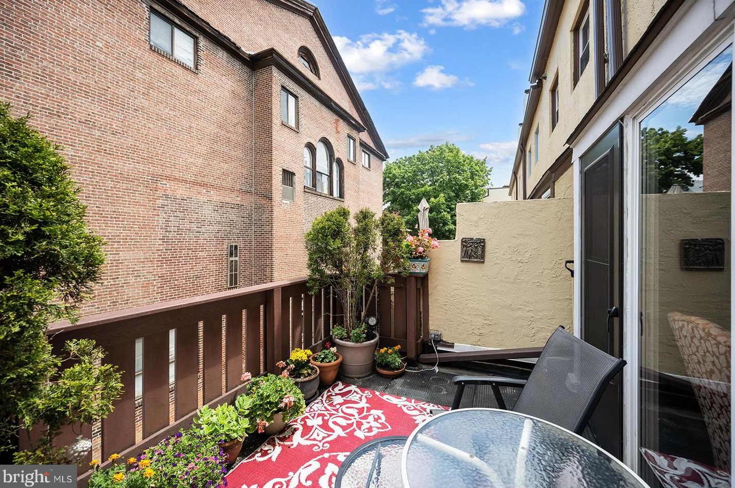 1123 Rodman St, Philadelphia PA 19146-1359 exterior