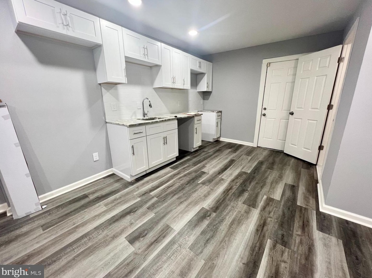 500 Queen Ln, Philadelphia PA  19144-4038 exterior