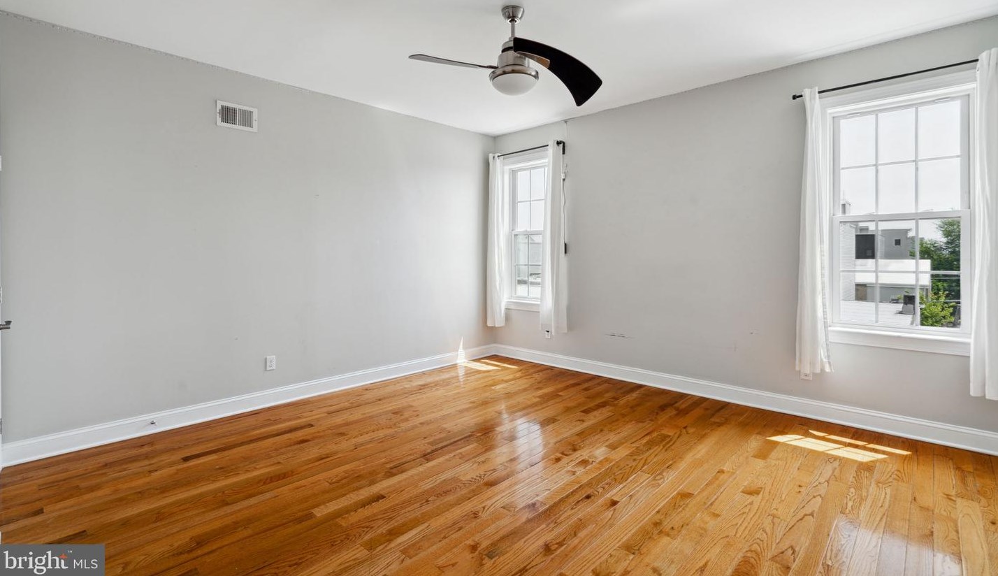 538 Mifflin St, Philadelphia PA  19148-1825 exterior