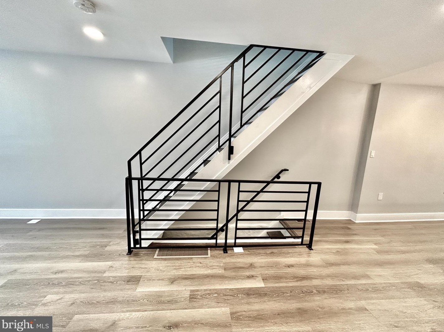 921 Sigel St, Philadelphia PA  19148-1620 exterior