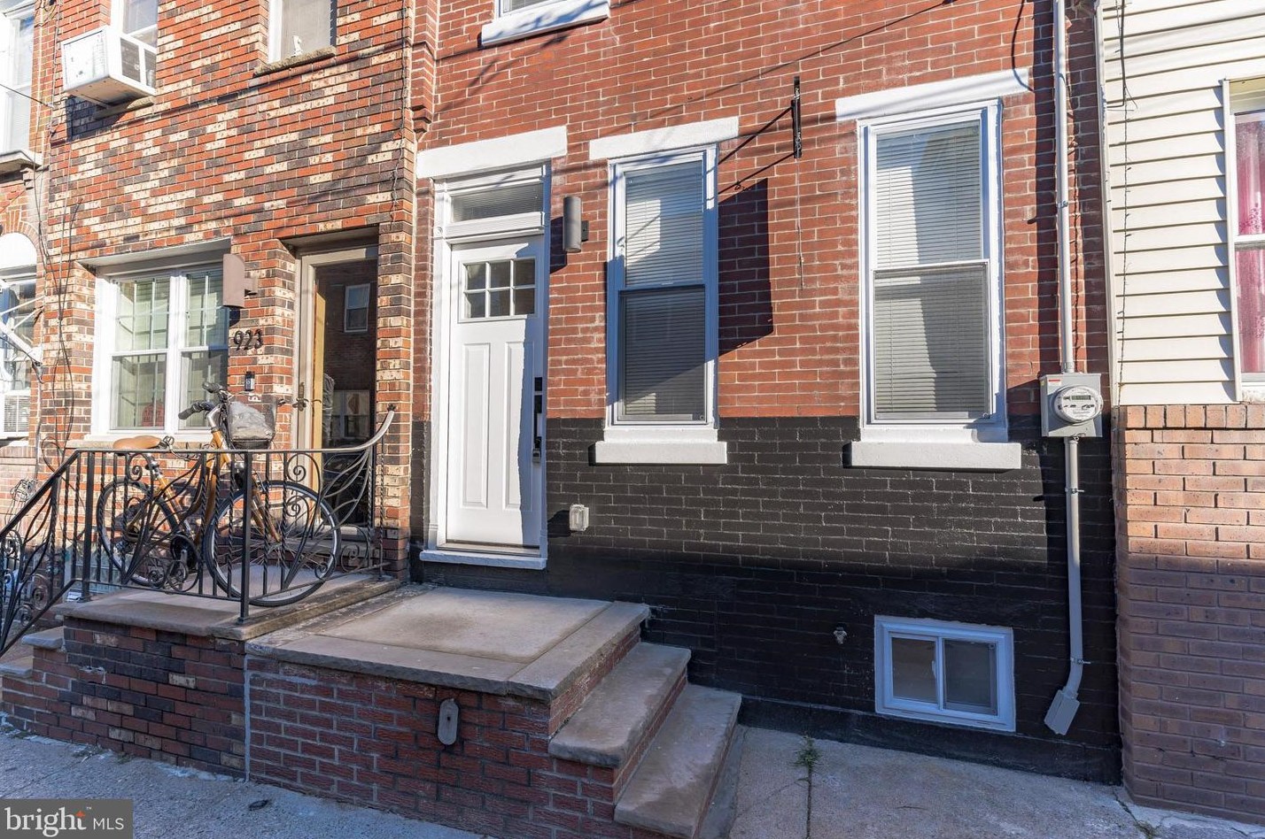 921 Sigel St, Philadelphia PA  19148-1620 exterior