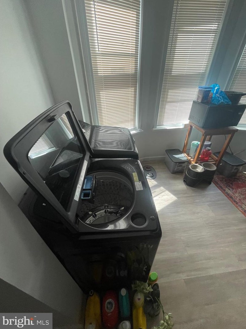 443 Walnut Ln, Philadelphia PA  19144-1054 exterior