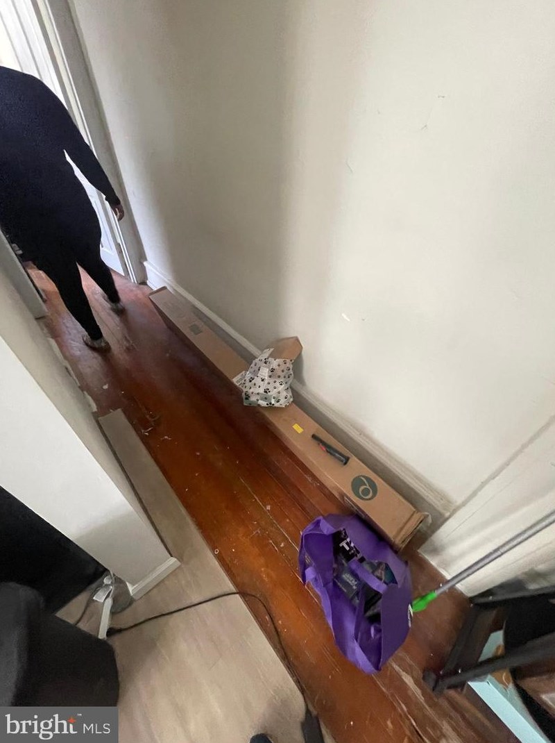 443 Walnut Ln, Philadelphia PA  19144-1054 exterior