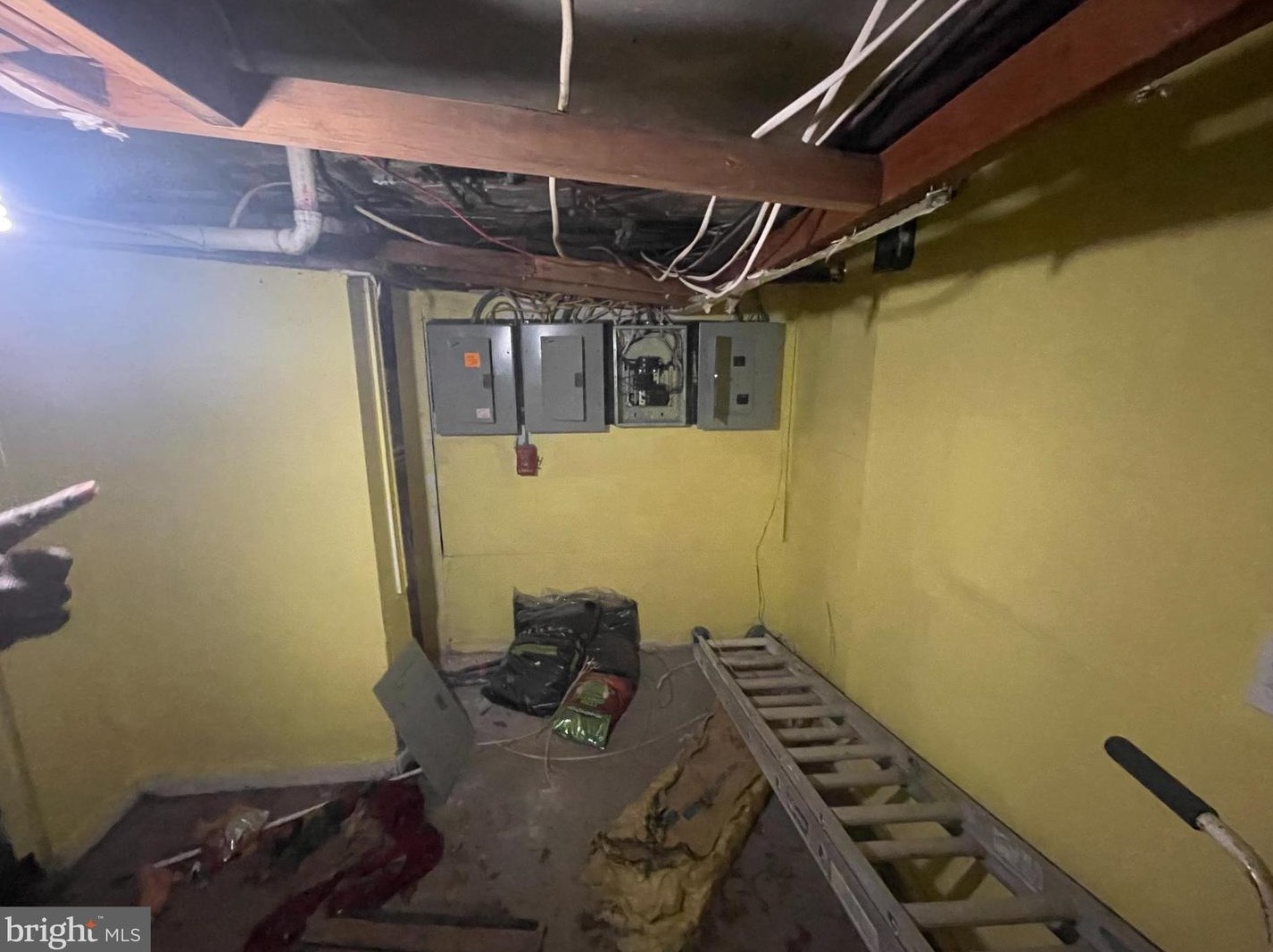 443 Walnut Ln, Philadelphia PA  19144-1054 exterior