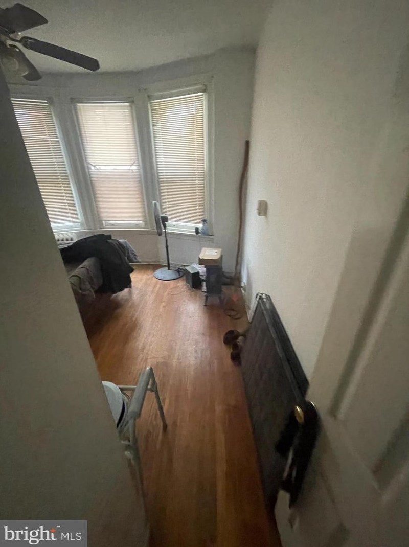 443 Walnut Ln, Philadelphia PA  19144-1054 exterior