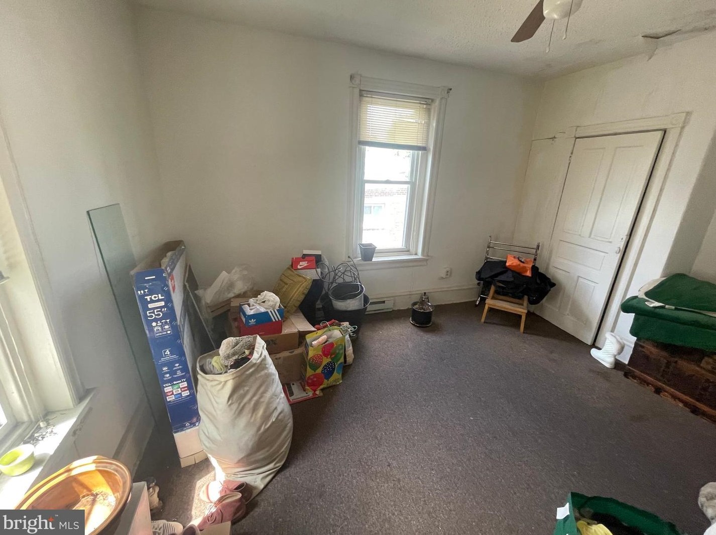 443 Walnut Ln, Philadelphia PA  19144-1054 exterior