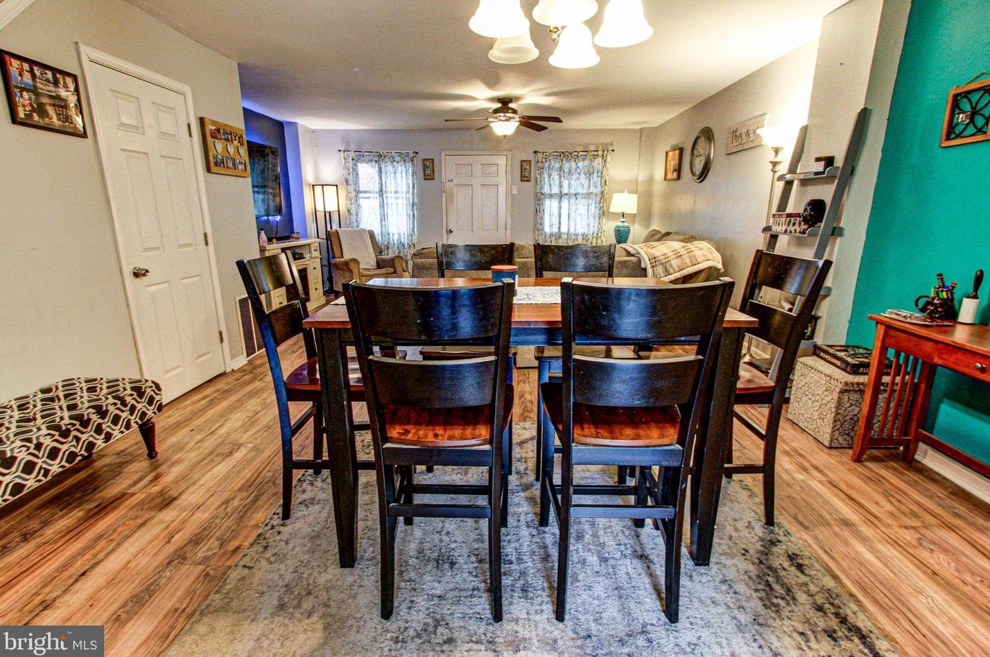 4276 Lawnside Rd, Philadelphia PA 19154-2804 exterior