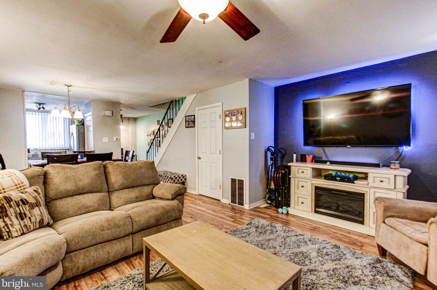 4276 Lawnside Rd, Philadelphia PA 19154-2804 exterior