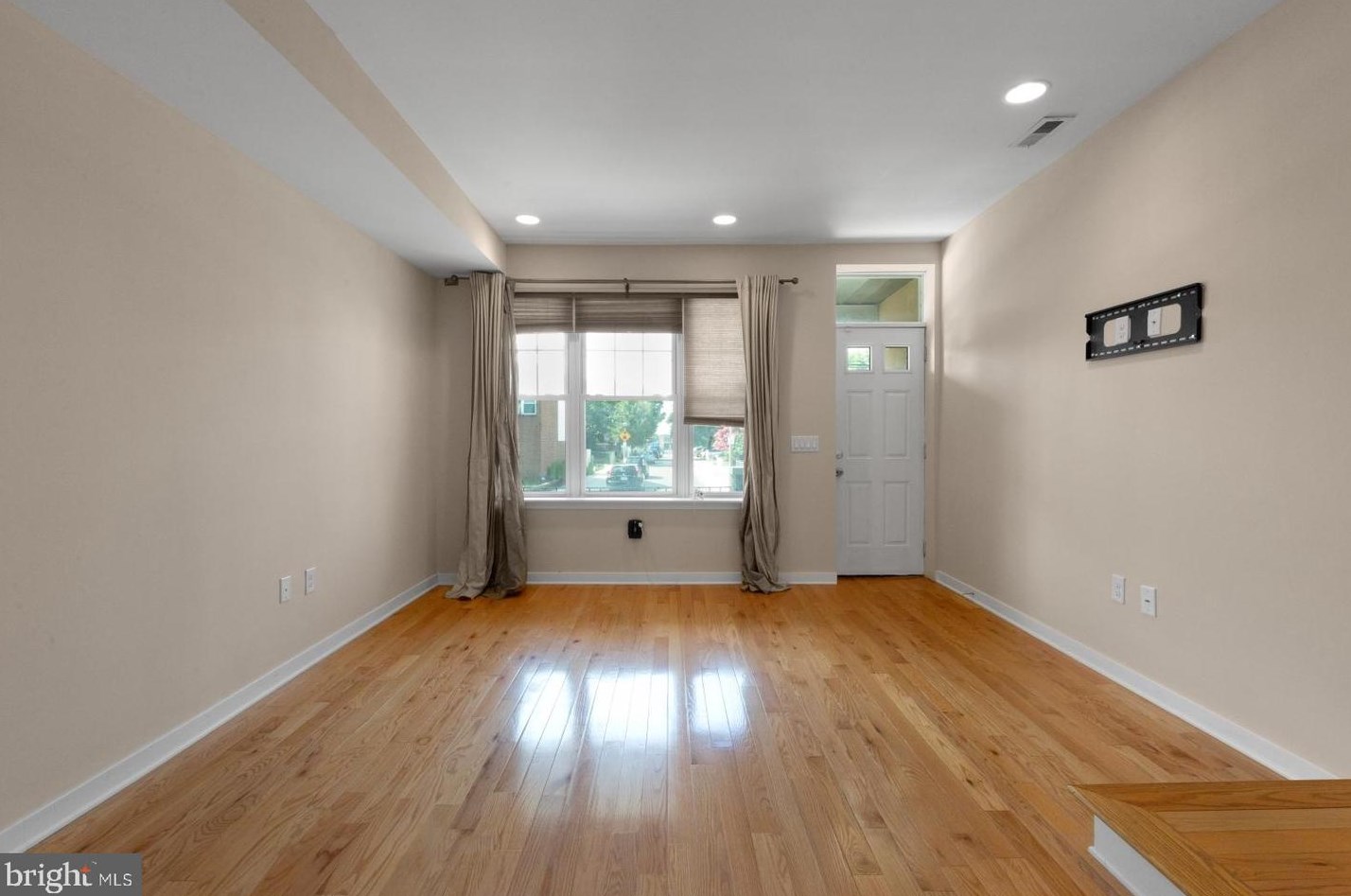 137 Porter St, Philadelphia PA  19148-4018 exterior