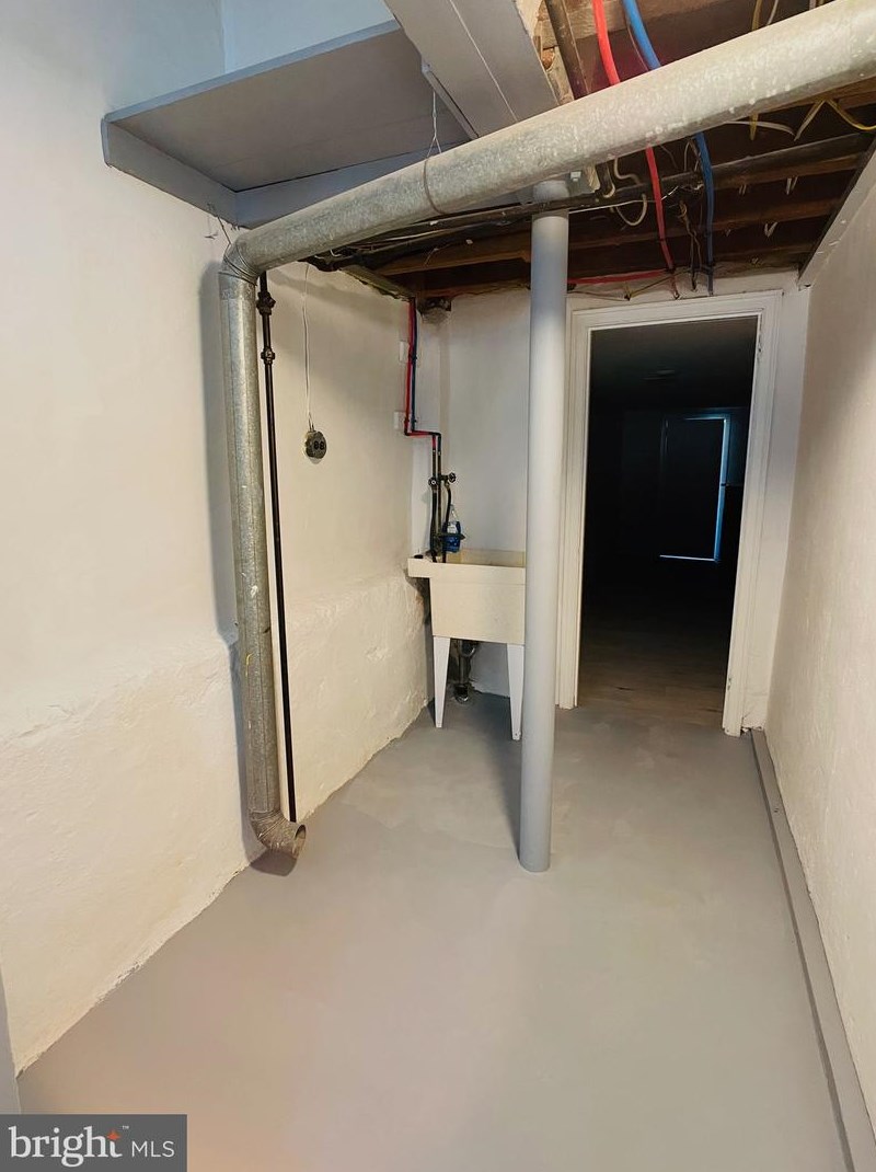 6647 Sprague St, Philadelphia PA  19119-3843 exterior