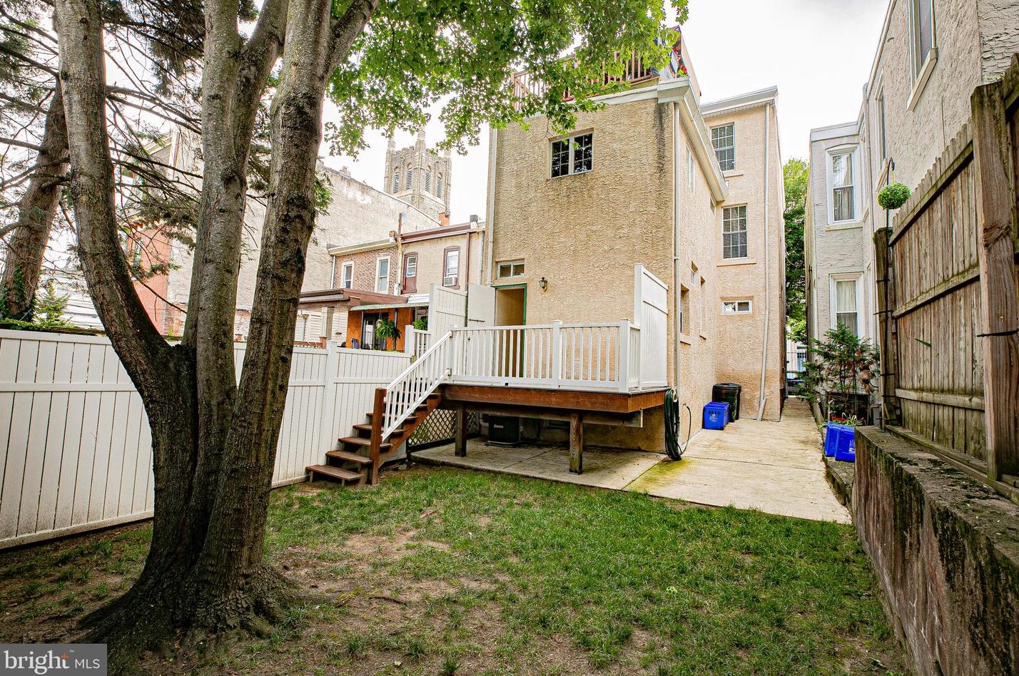 3840 Terrace St, Philadelphia PA  19128-5212 exterior