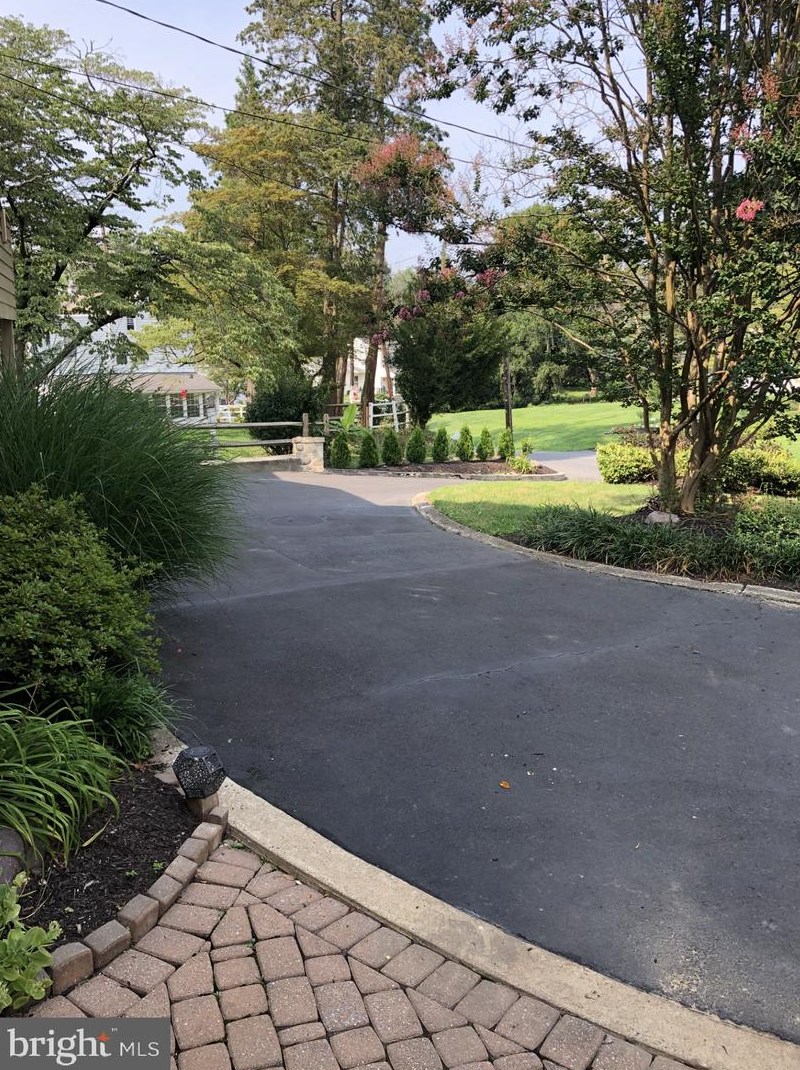 15060 Kelvin Ave, Philadelphia PA 19116-1339 exterior