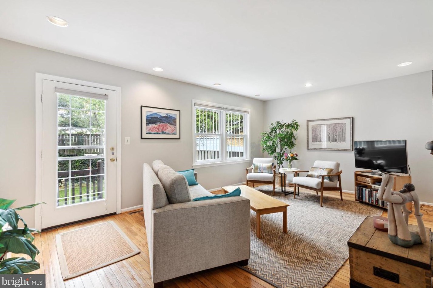 2819 Pennsylvania Ave, Philadelphia PA 19130-1711 exterior