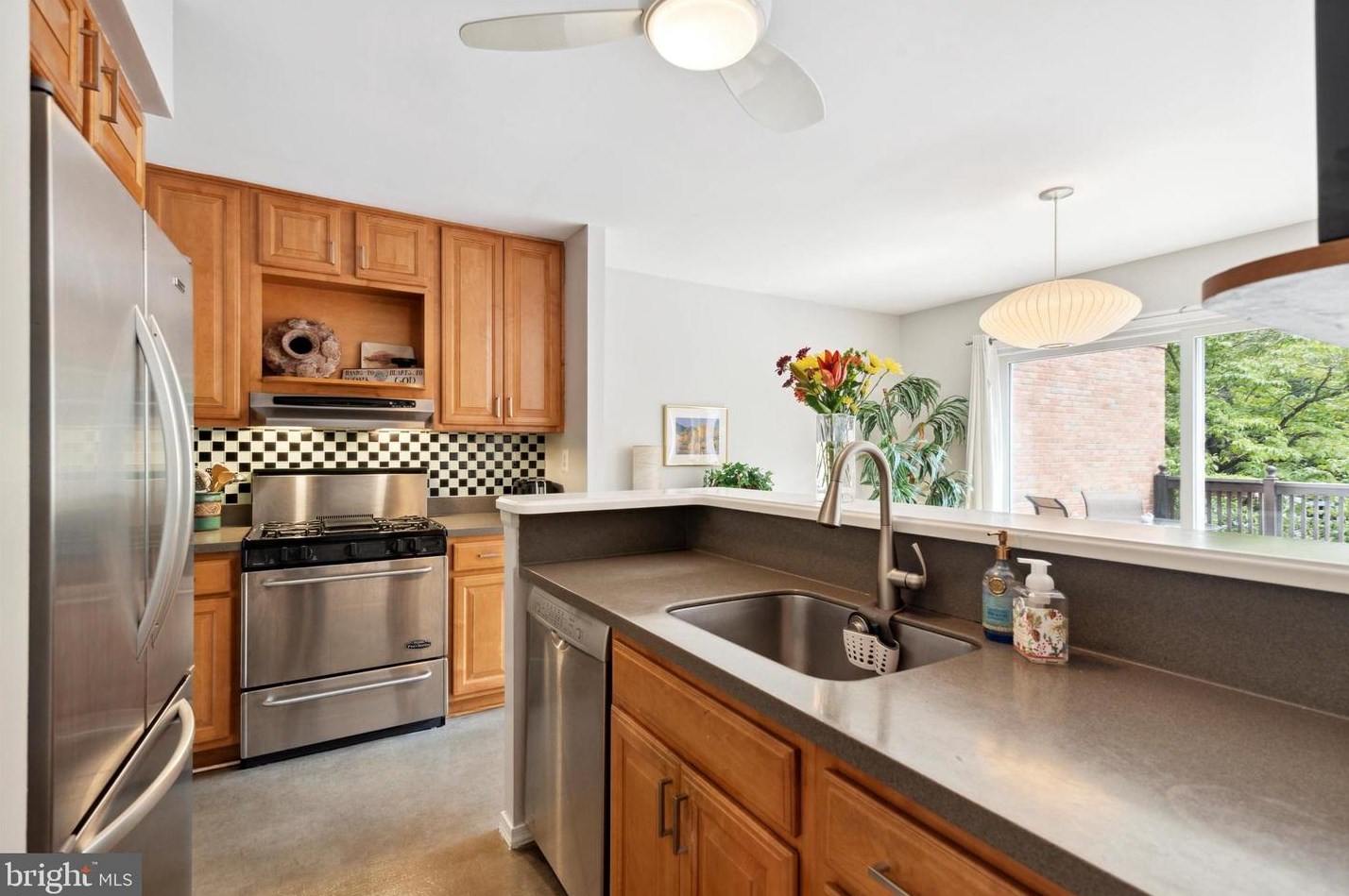 2819 Pennsylvania Ave, Philadelphia PA 19130-1711 exterior