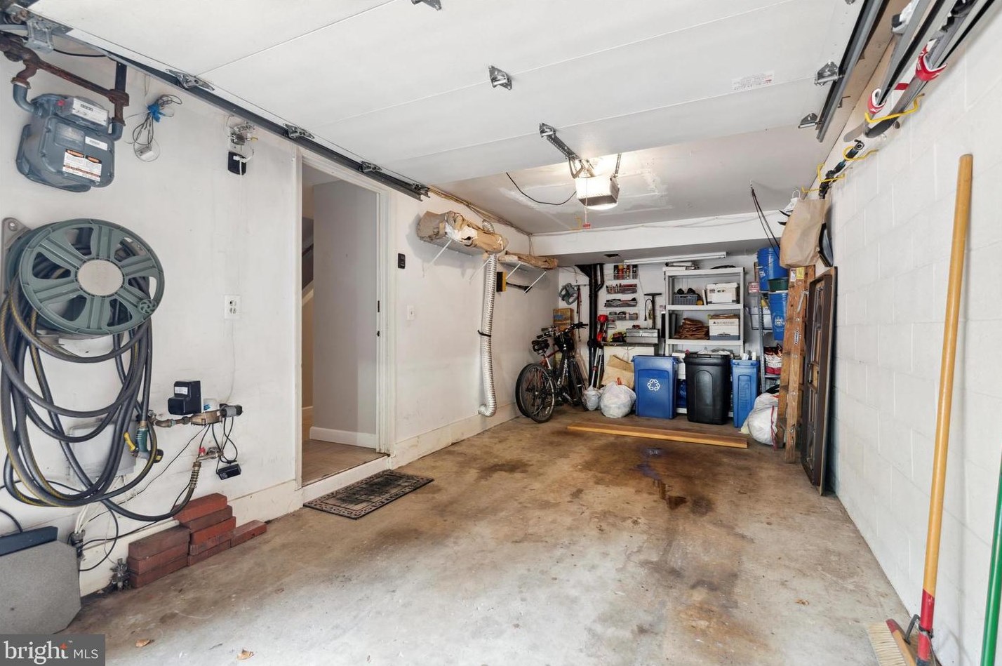 2819 Pennsylvania Ave, Philadelphia PA 19130-1711 exterior