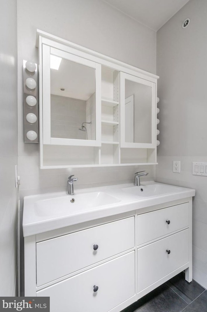 2227 Blair St, Philadelphia PA 19125-2001 exterior