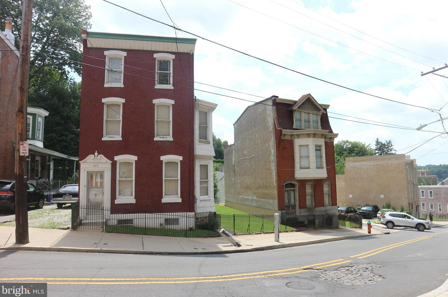 267 Grn Ln, Philadelphia PA 19128-2632 exterior