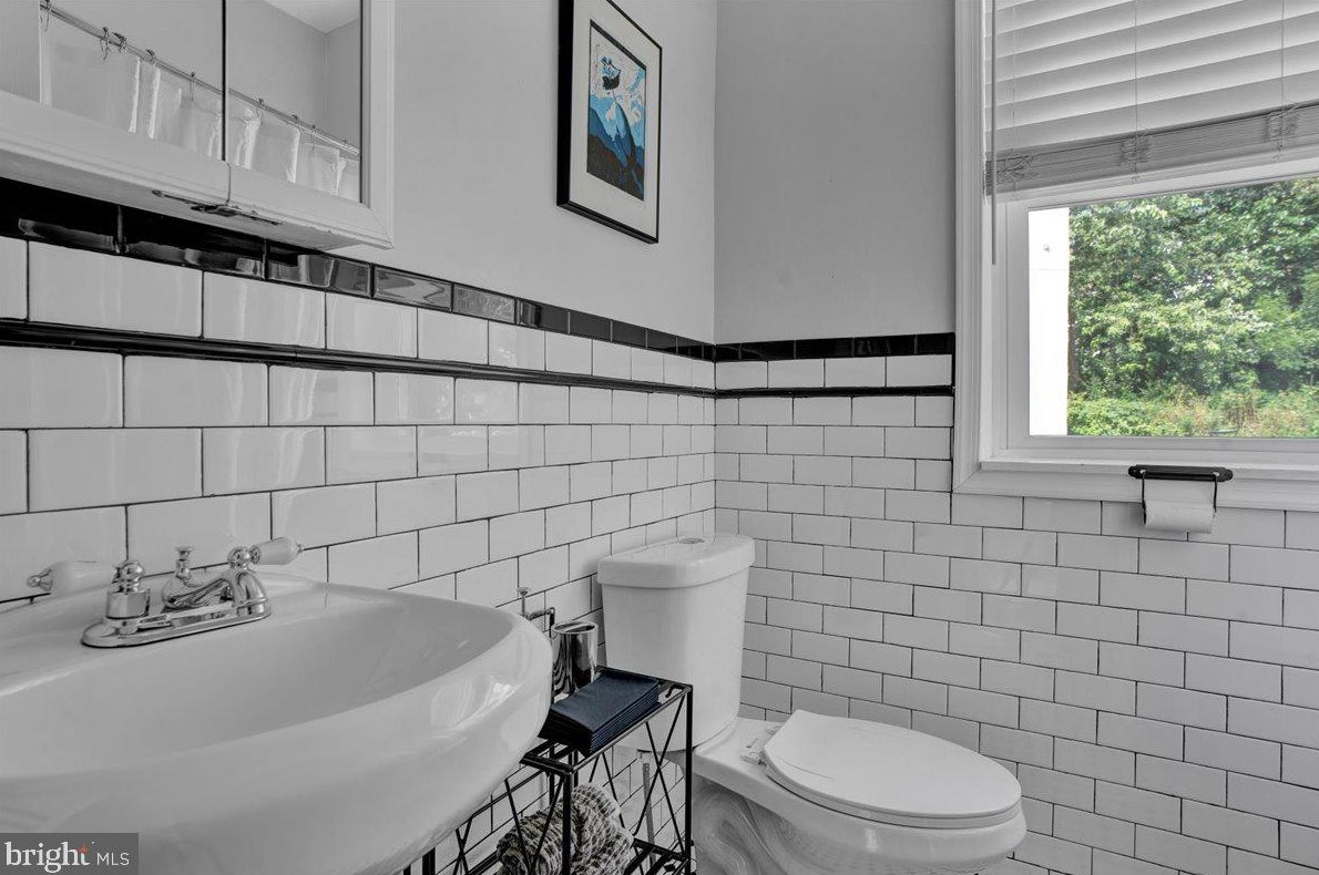 5545 Morton St, Philadelphia PA 19144-1330 exterior