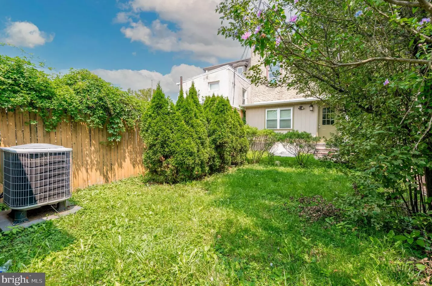 6214 Ridge Ave, Philadelphia PA  19128-2663 exterior