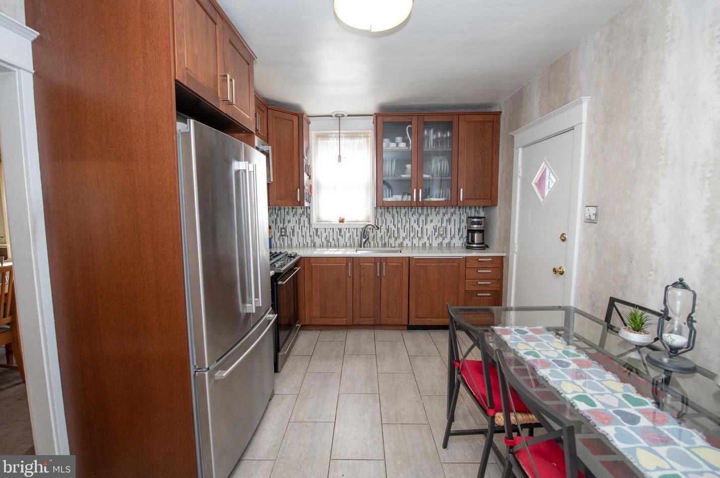 568 Sanger St, Philadelphia PA 19124-1106 exterior