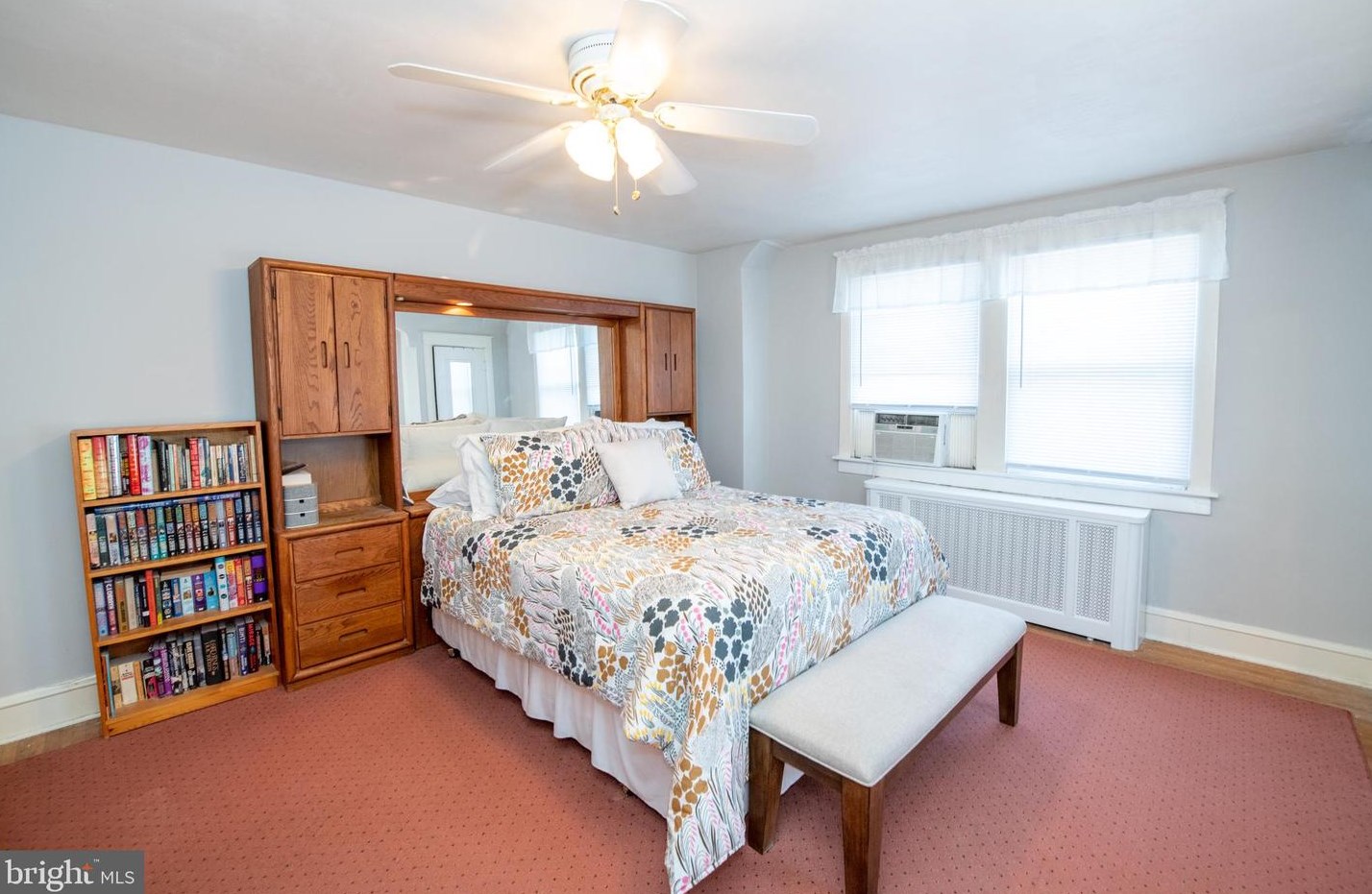 568 Sanger St, Philadelphia PA 19124-1106 exterior