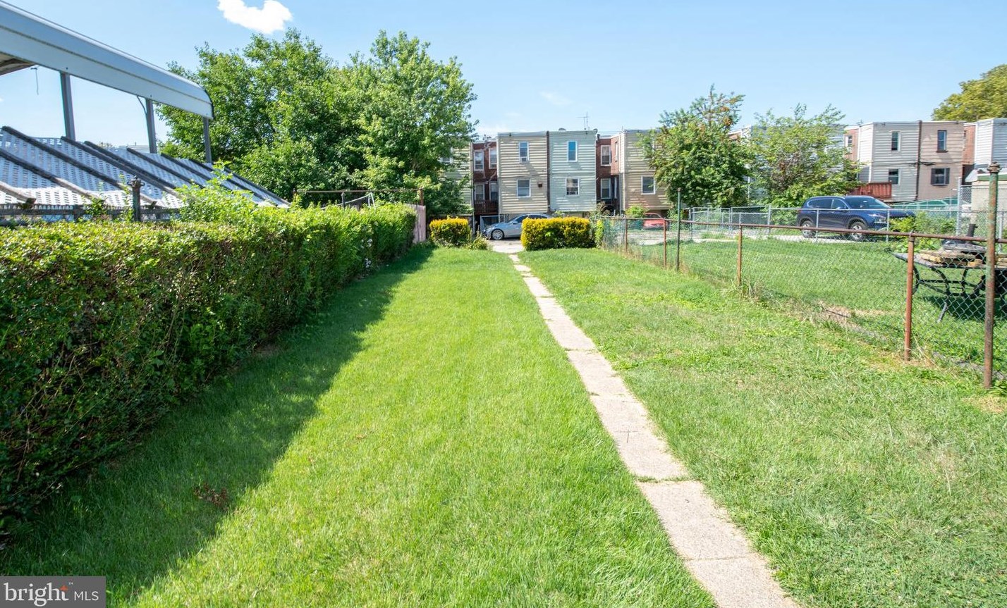 568 Sanger St, Philadelphia PA 19124-1106 exterior