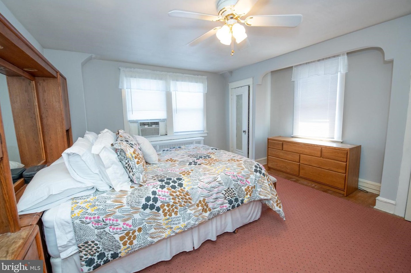 568 Sanger St, Philadelphia PA 19124-1106 exterior