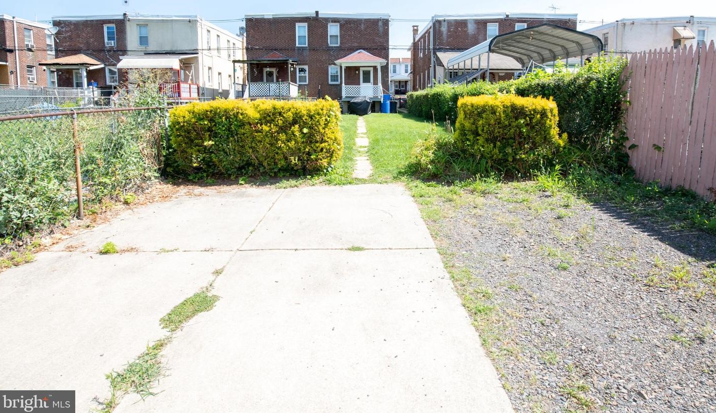 568 Sanger St, Philadelphia PA 19124-1106 exterior