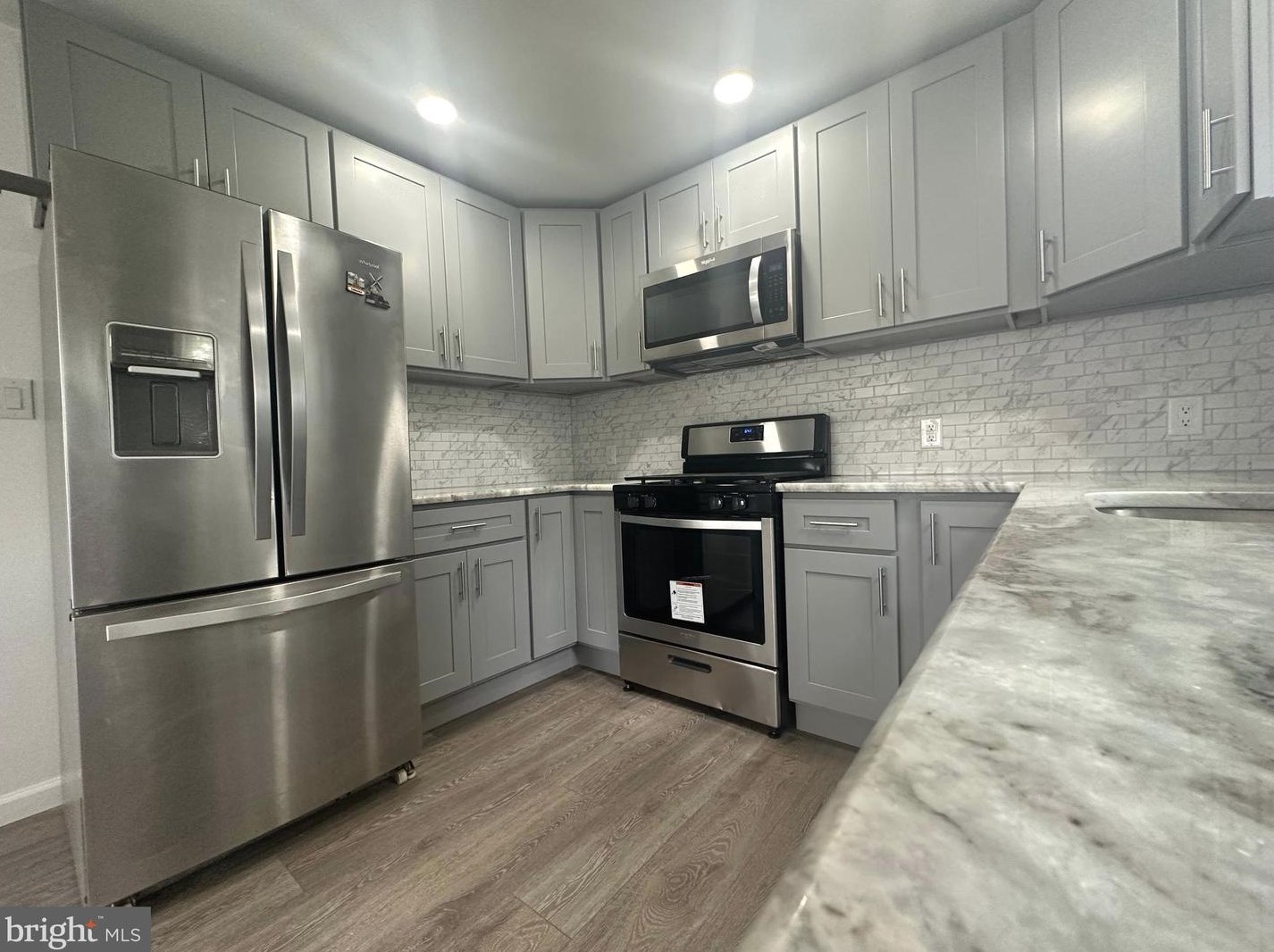 3210 Primrose Rd, Philadelphia PA  19114-2503 exterior