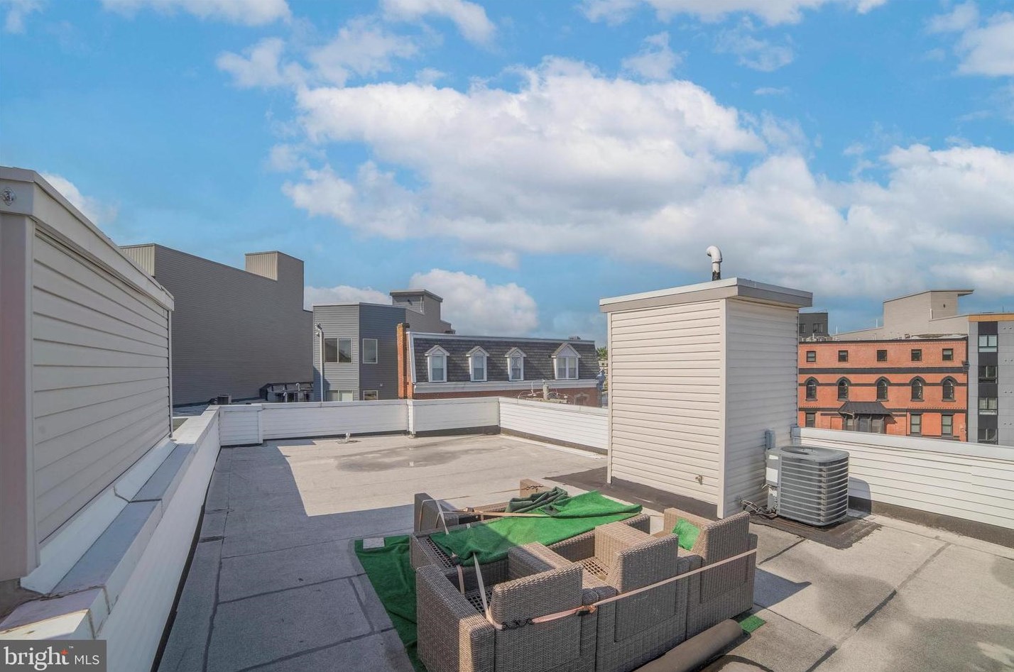 1743 Cambridge St, Philadelphia PA  19130-1505 exterior