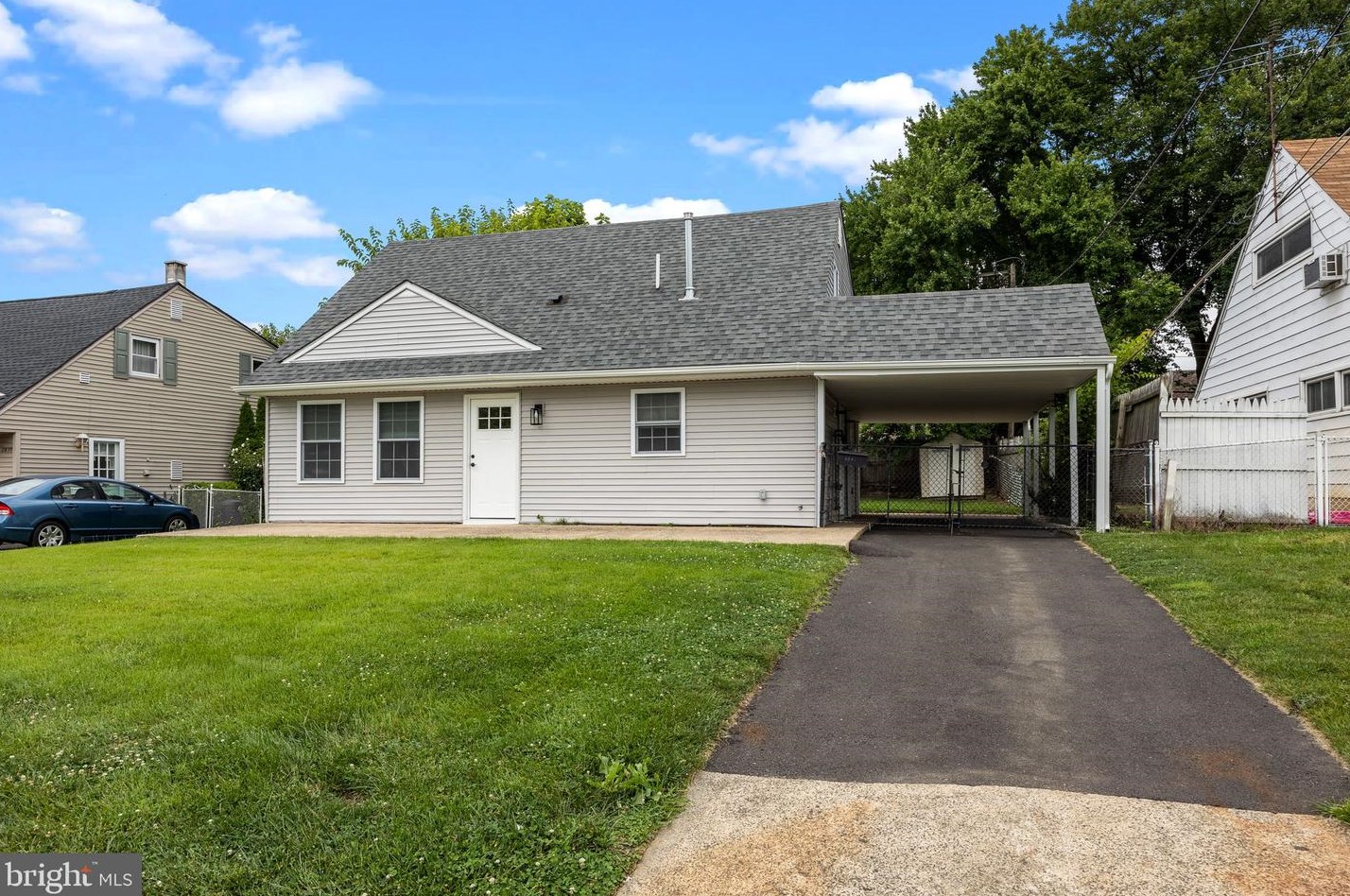 2841 Comly Rd, Philadelphia PA  19154-2113 exterior