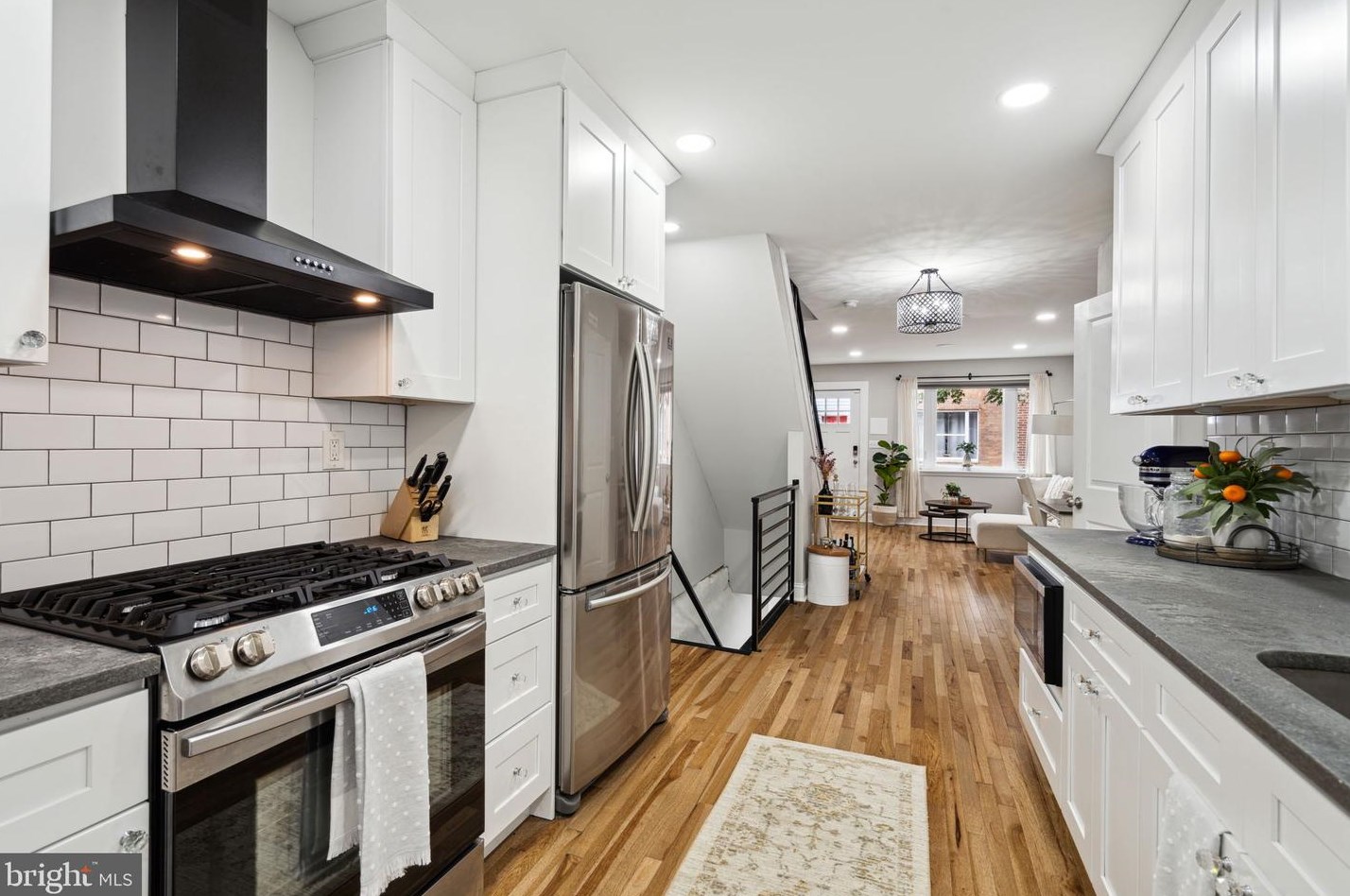 2410 Warnock St, Philadelphia PA  19148-3636 exterior