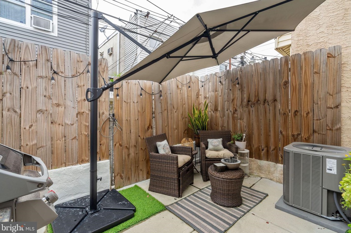 2410 Warnock St, Philadelphia PA  19148-3636 exterior
