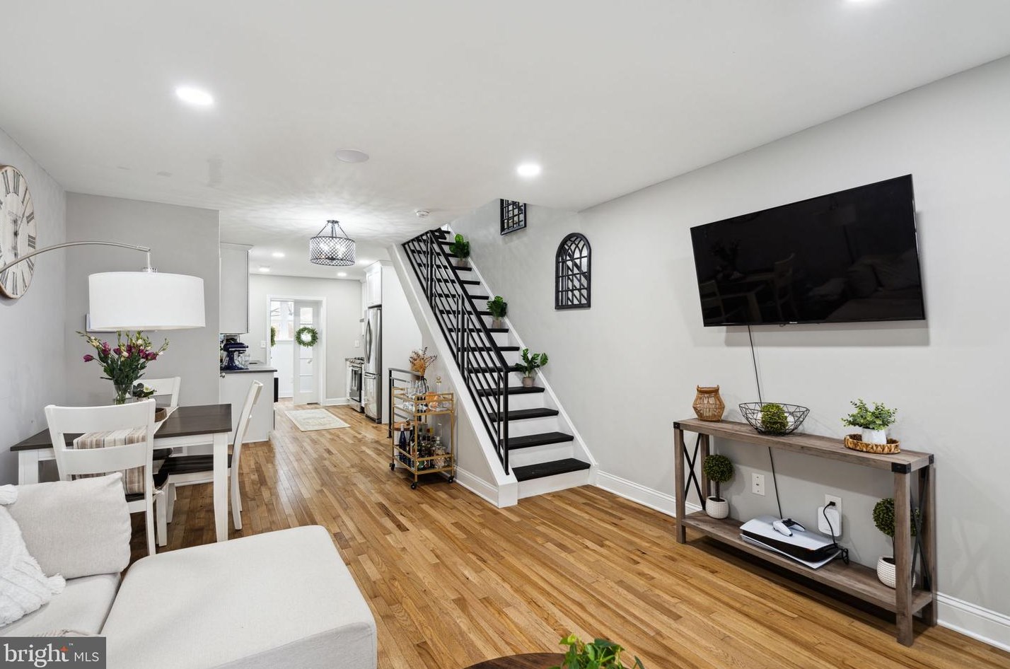 2410 Warnock St, Philadelphia PA  19148-3636 exterior