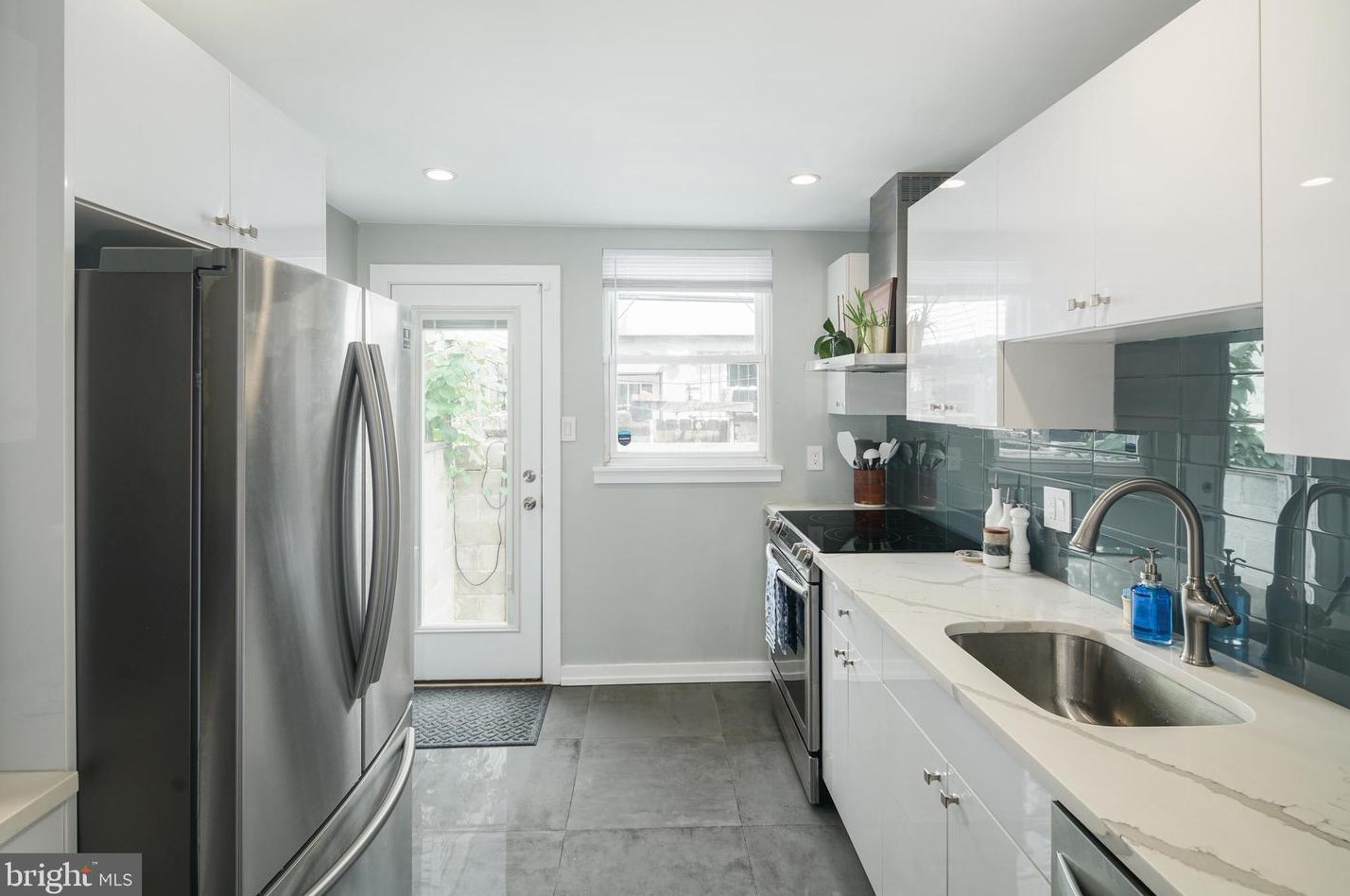 1631 Mole St, Philadelphia PA  19145-1514 exterior