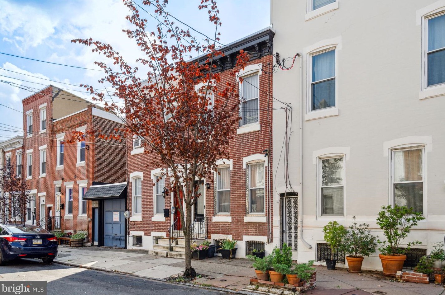 2663 Thompson St, Philadelphia PA  19121-4649 exterior