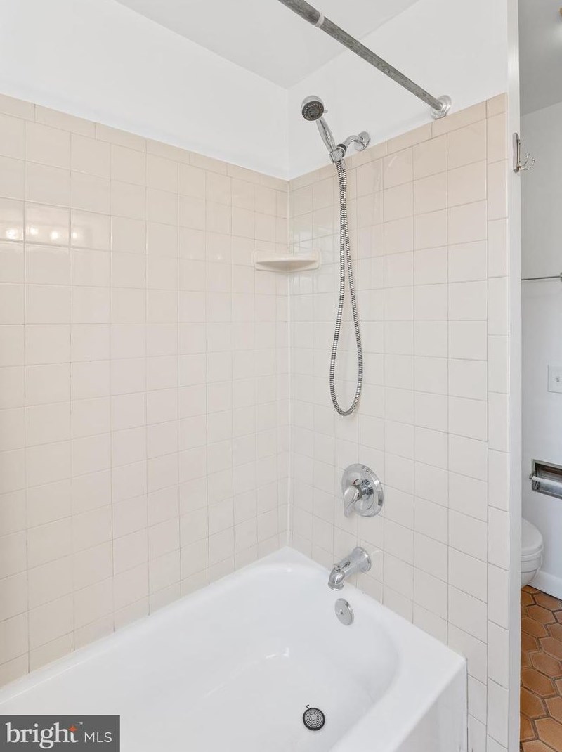 2005 Wallace St, Philadelphia PA  19130-3221 exterior