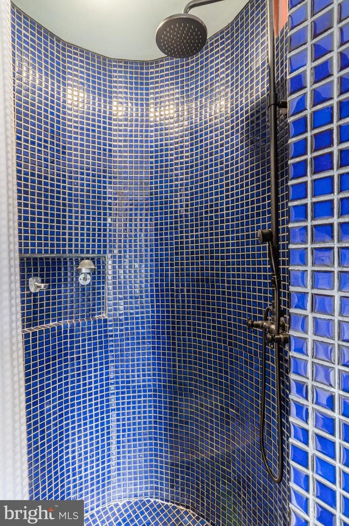 2142 Susquehanna Ave, Philadelphia PA 19121-1325 exterior