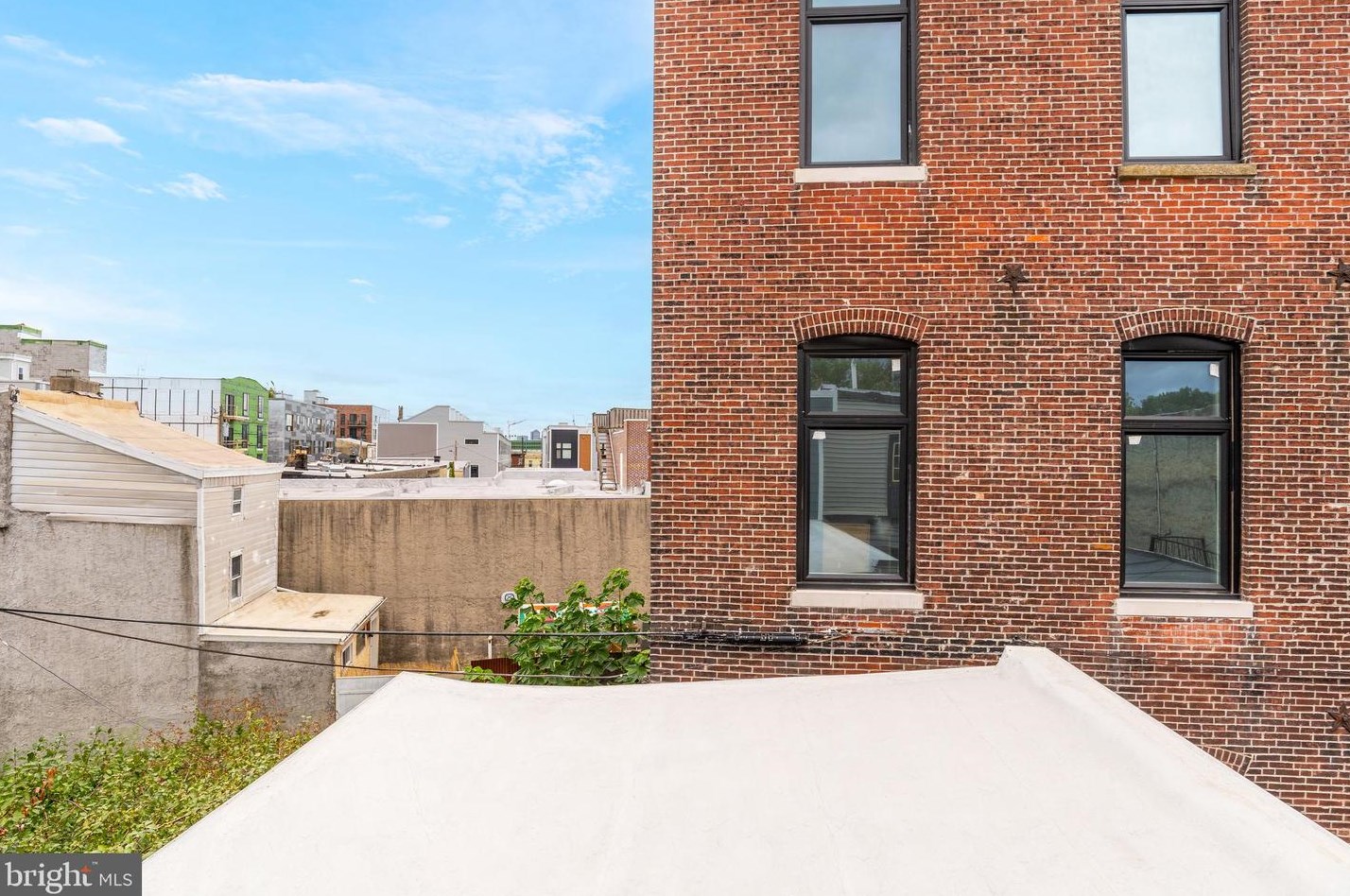 2142 Susquehanna Ave, Philadelphia PA 19121-1325 exterior